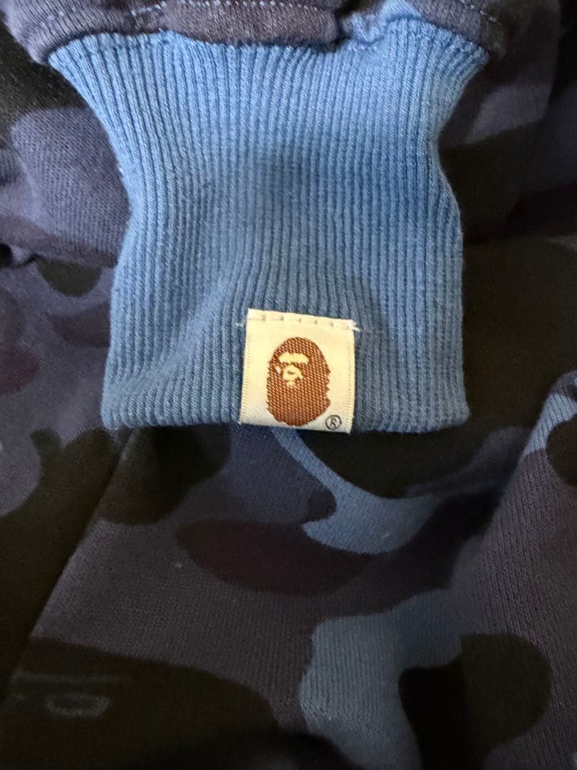 りんりんA Bathing Ape シャークパーカー Mサイズ