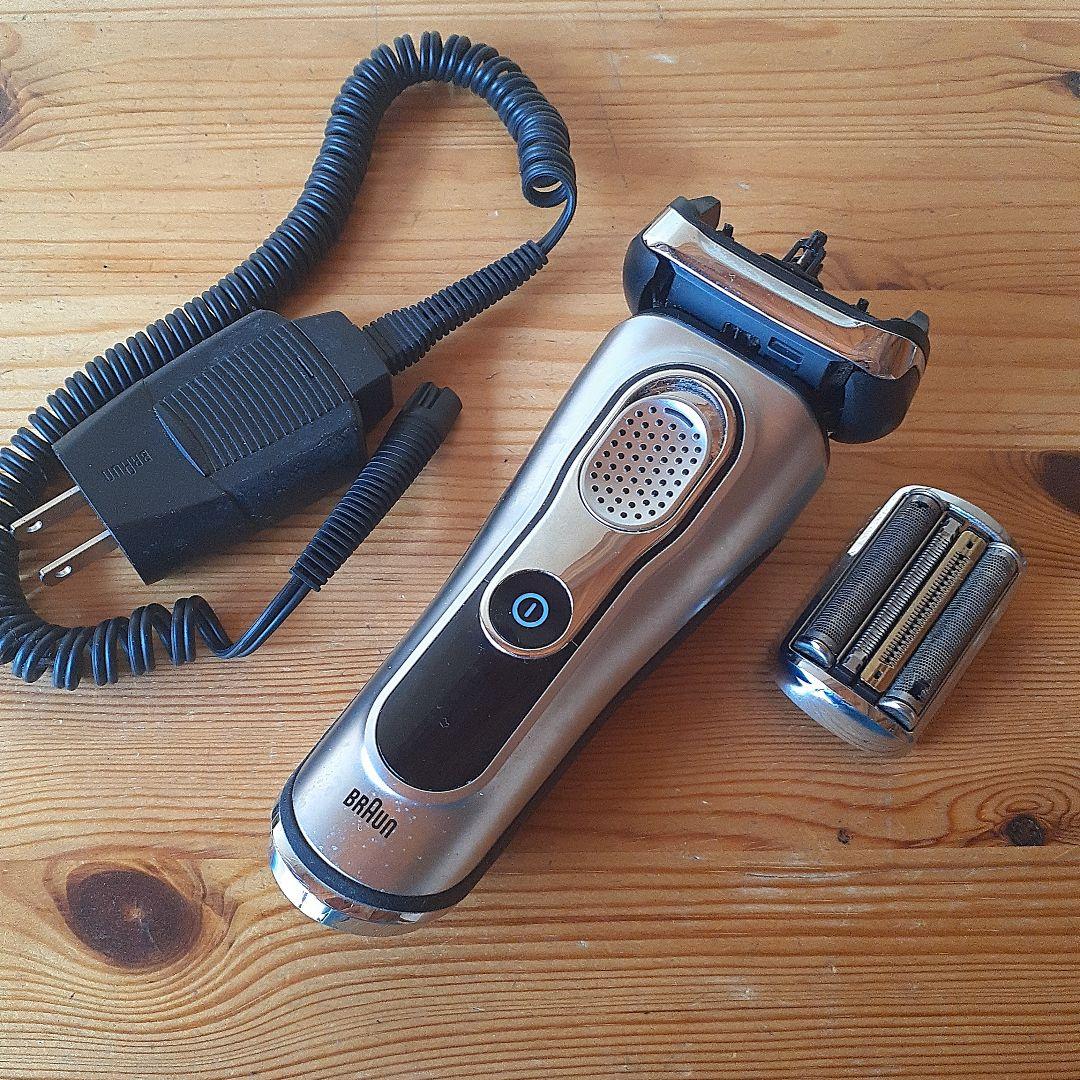 ブラウン 電気シェーバーシリーズ9【4枚刃】 ドイツ製　刃の交換必要