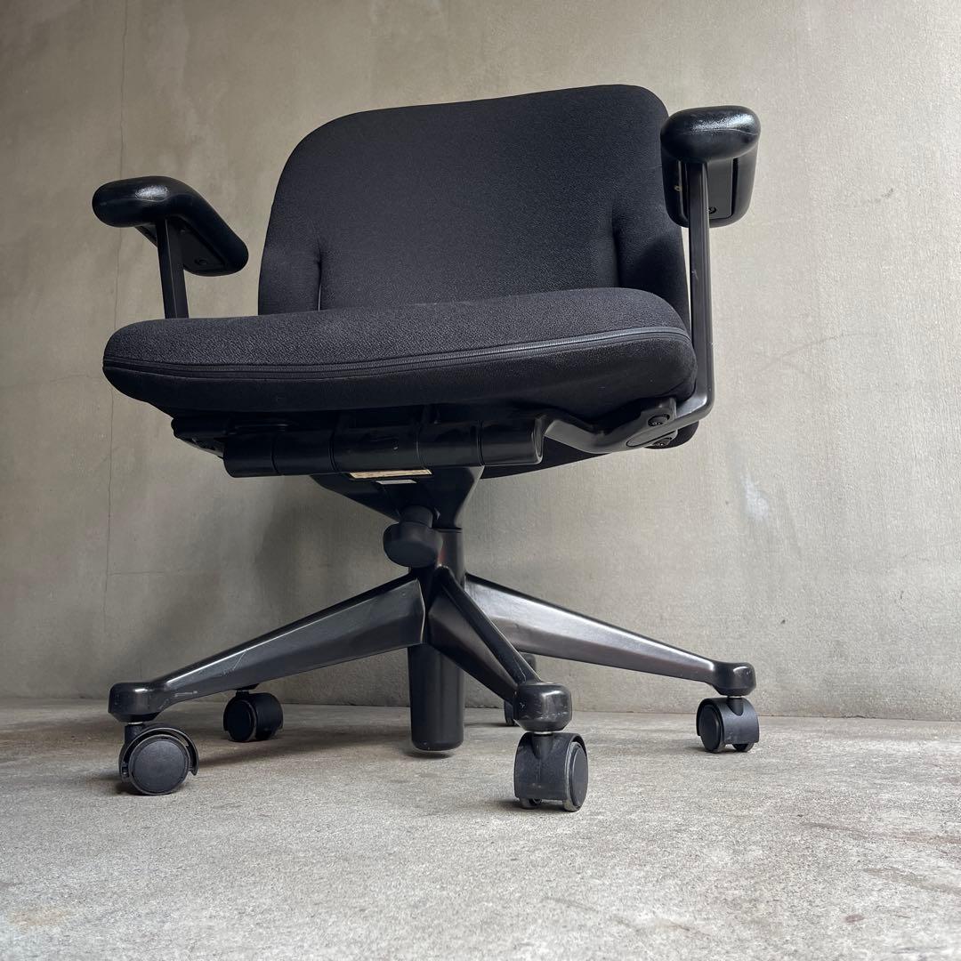 Herman Miller ハーマンミラー　エクア2 チェア　都内限定販売