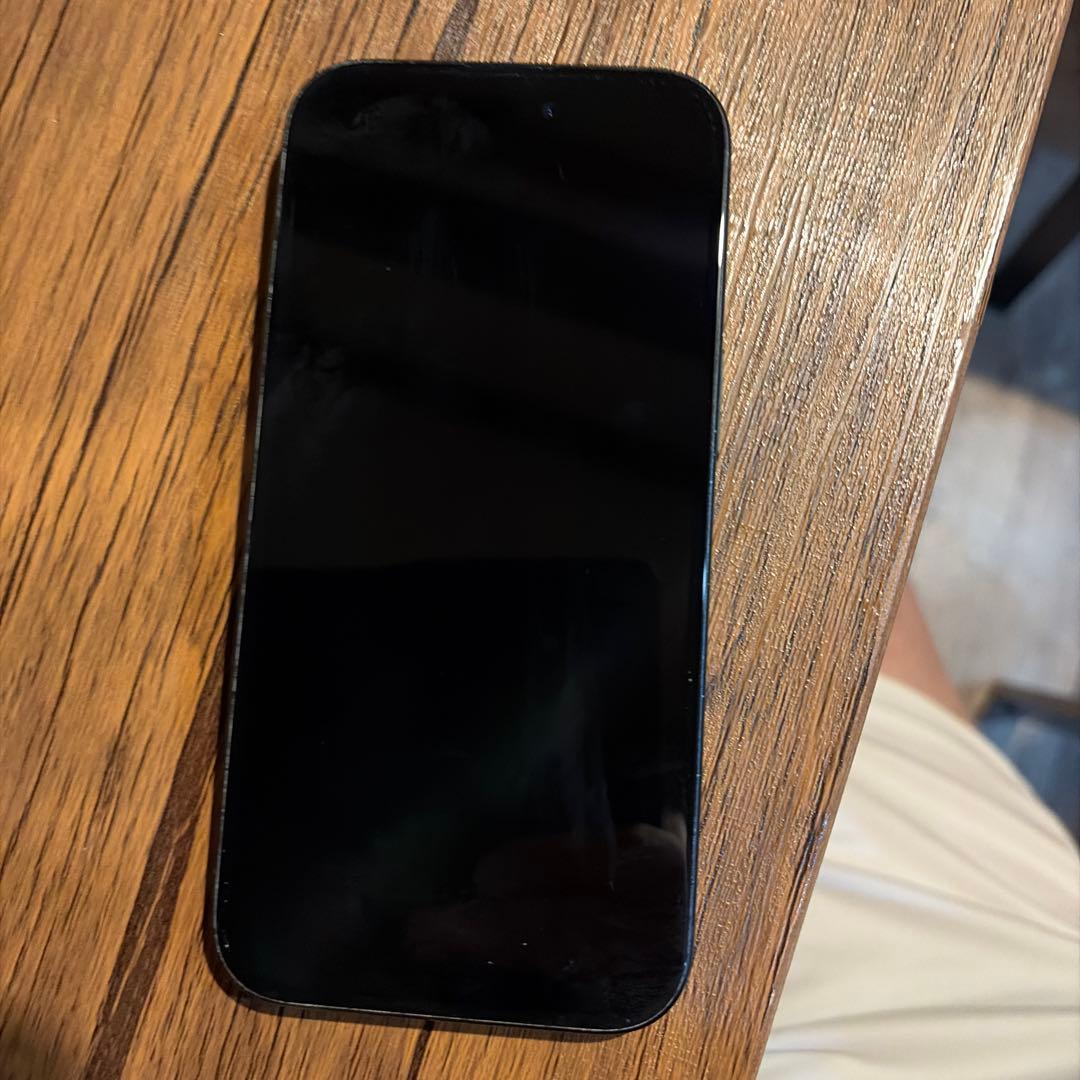 iPhone 15 ブラック本体　128GB