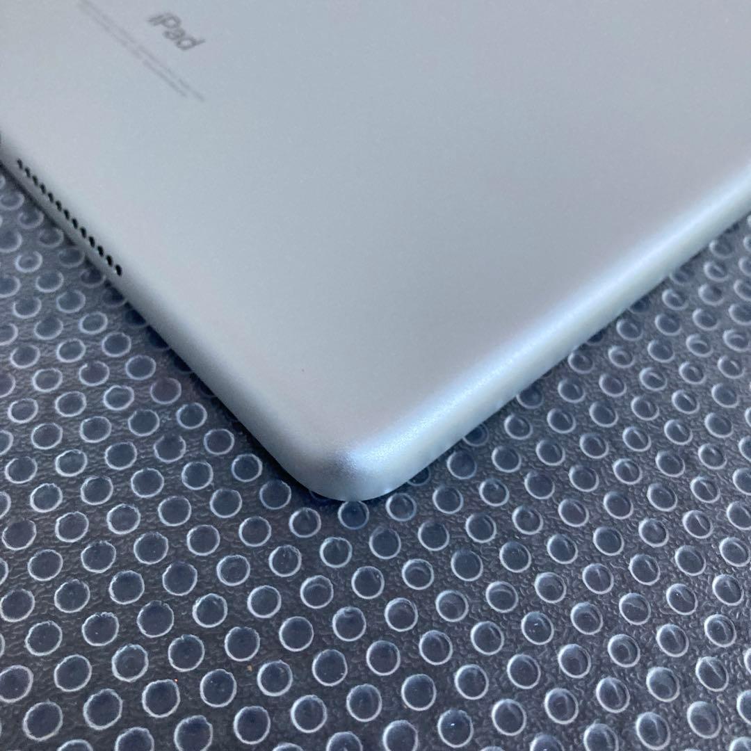 3955【早い者勝ち】美品☆iPad6 第6世代 32GB WIFIモデル☆