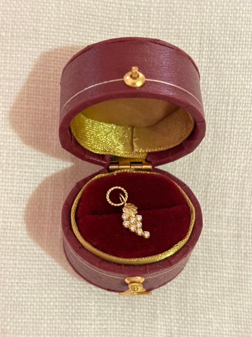 クアラントット ブドウモチーフ ピアス(片耳用)右耳用