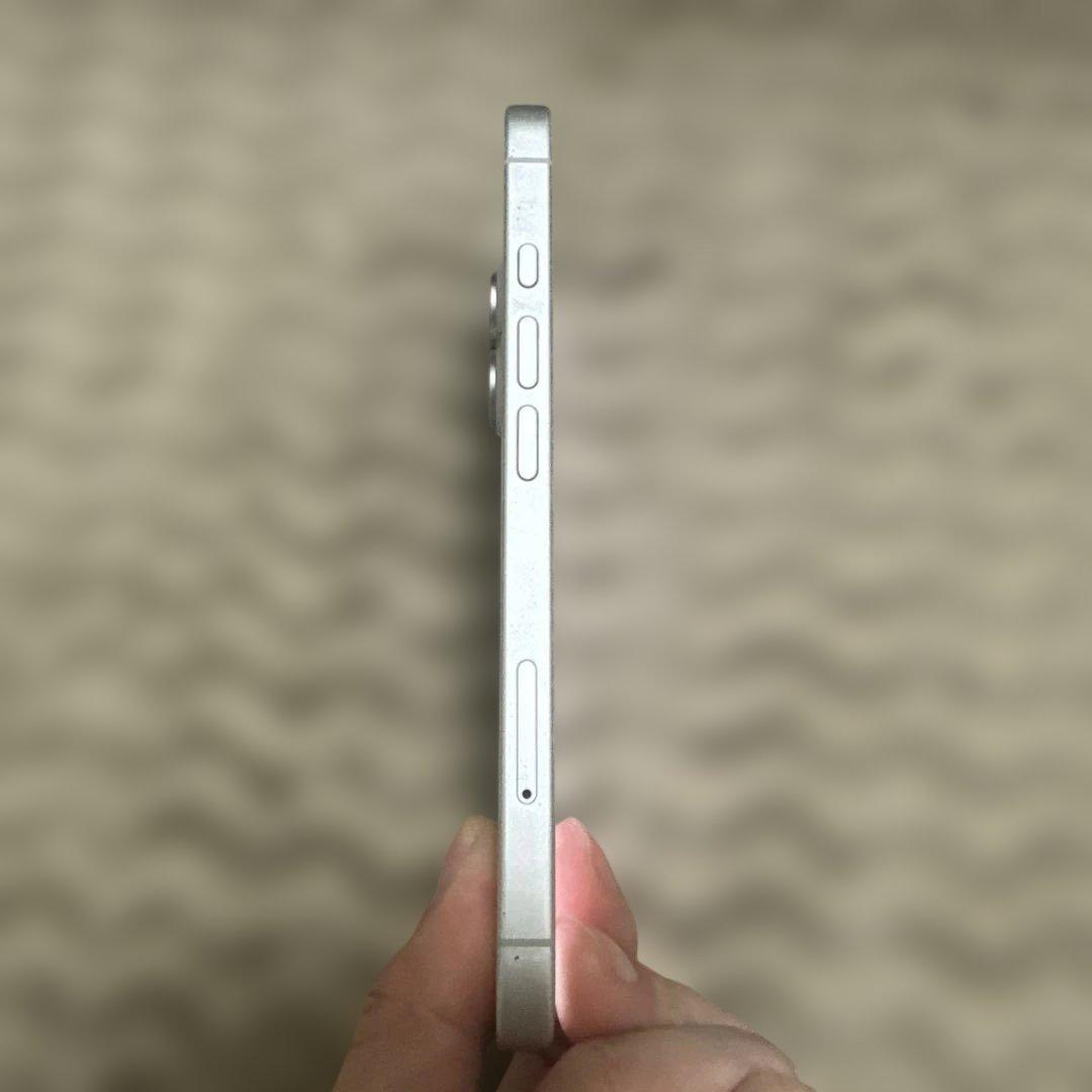 美品iPhone16 128GB SIMフリー ホワイト