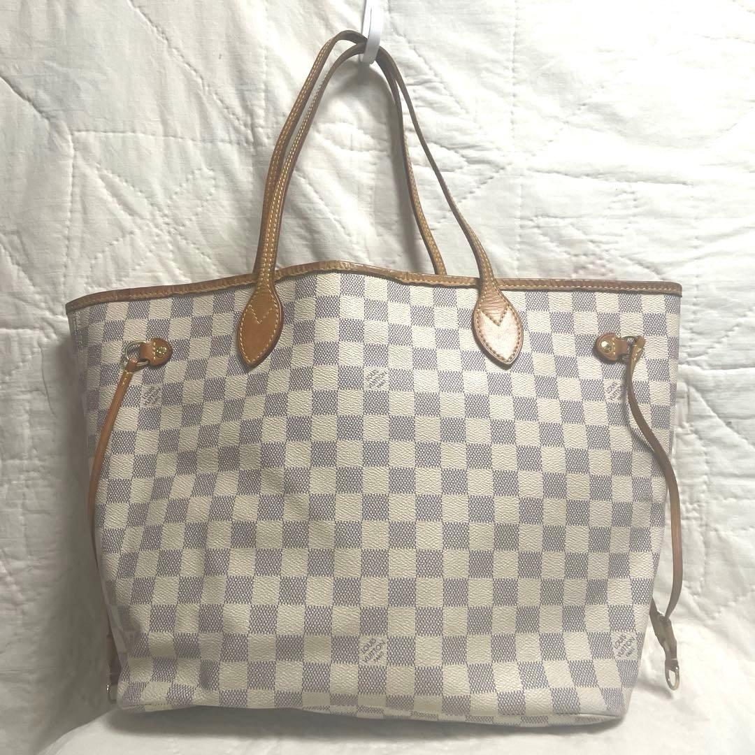 LOUIS VUITTON ネヴァーフル　白