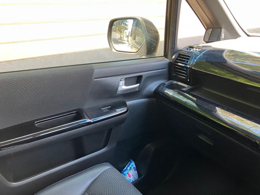 ステップワゴンRK インテリアパネル　ピアノブラック