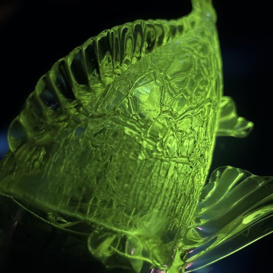 【ともたん⭐️大正ガラス・和ガラス】美品✴︎鯉の掛け花瓶　ウランガラス