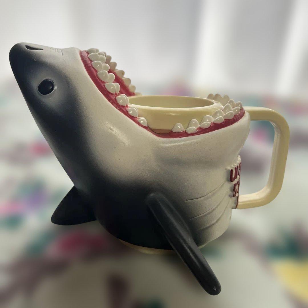 ★ビンテージ級★USJマグカップ 恐竜 E.T. ジョーズの形ペンケースとしても