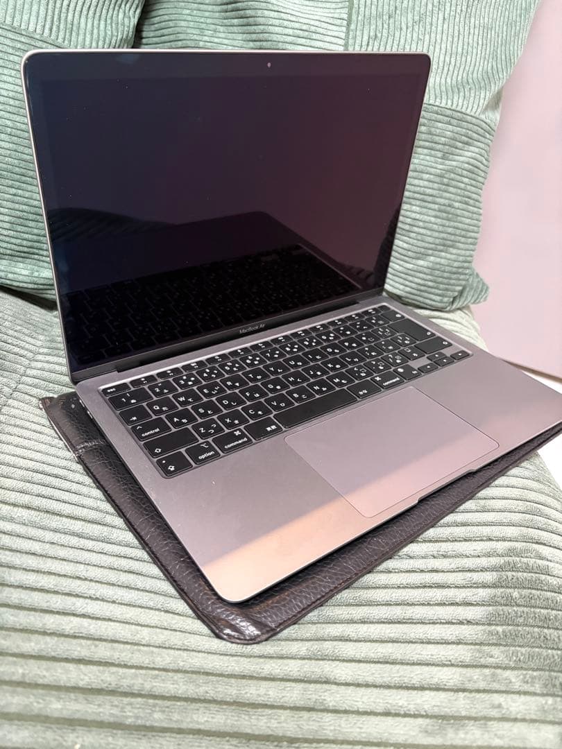 MacBook Air M1 8GB 本体