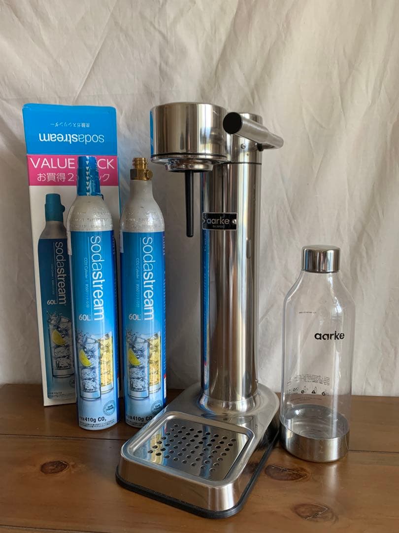 Aarke 炭酸水メーカー + SodaStream 専用ガスシリンダー付き