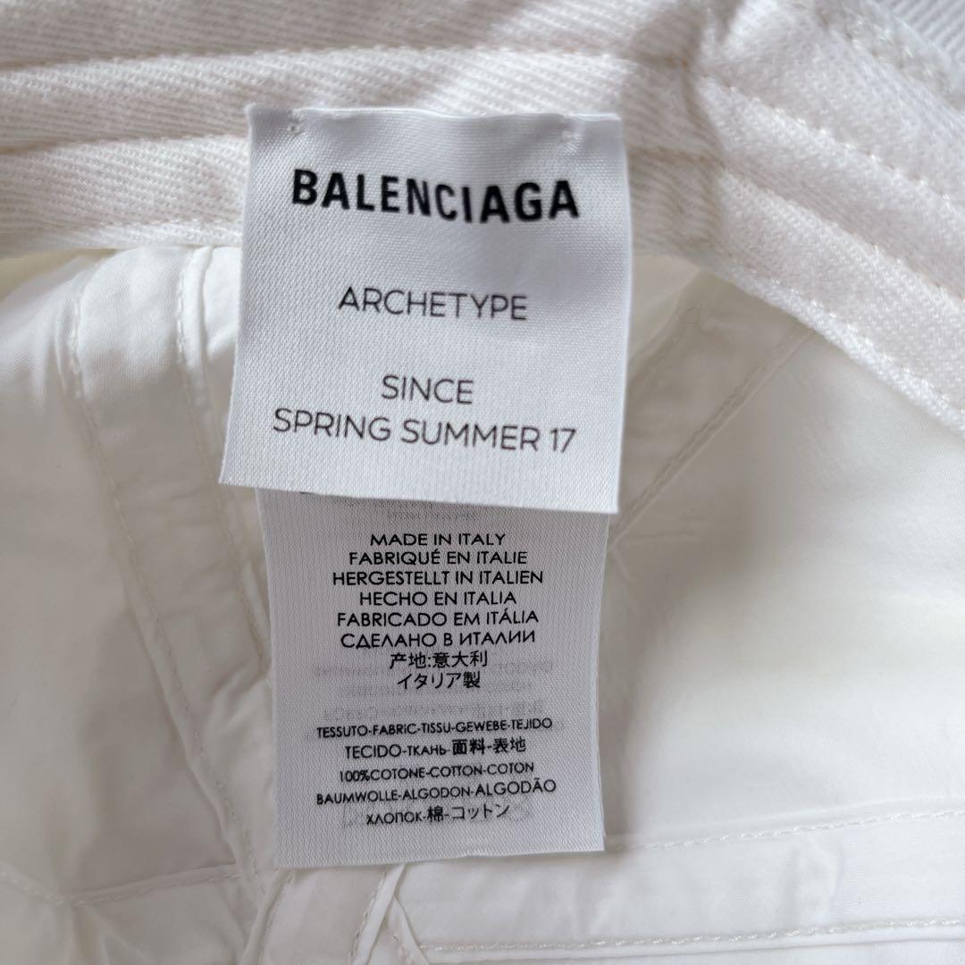 【人気✨】BALENCIAGA ベースボールキャップ ホワイト　ロゴ　Lサイズ