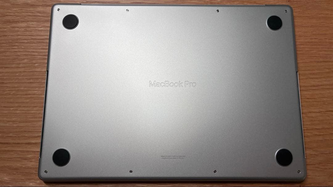 美品 MacBookPro M4Pro 24GB 1TB シルバー