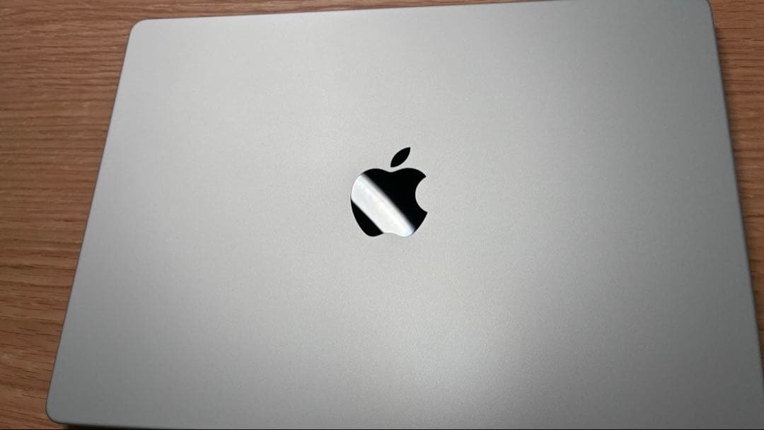 美品 MacBookPro M4Pro 24GB 1TB シルバー