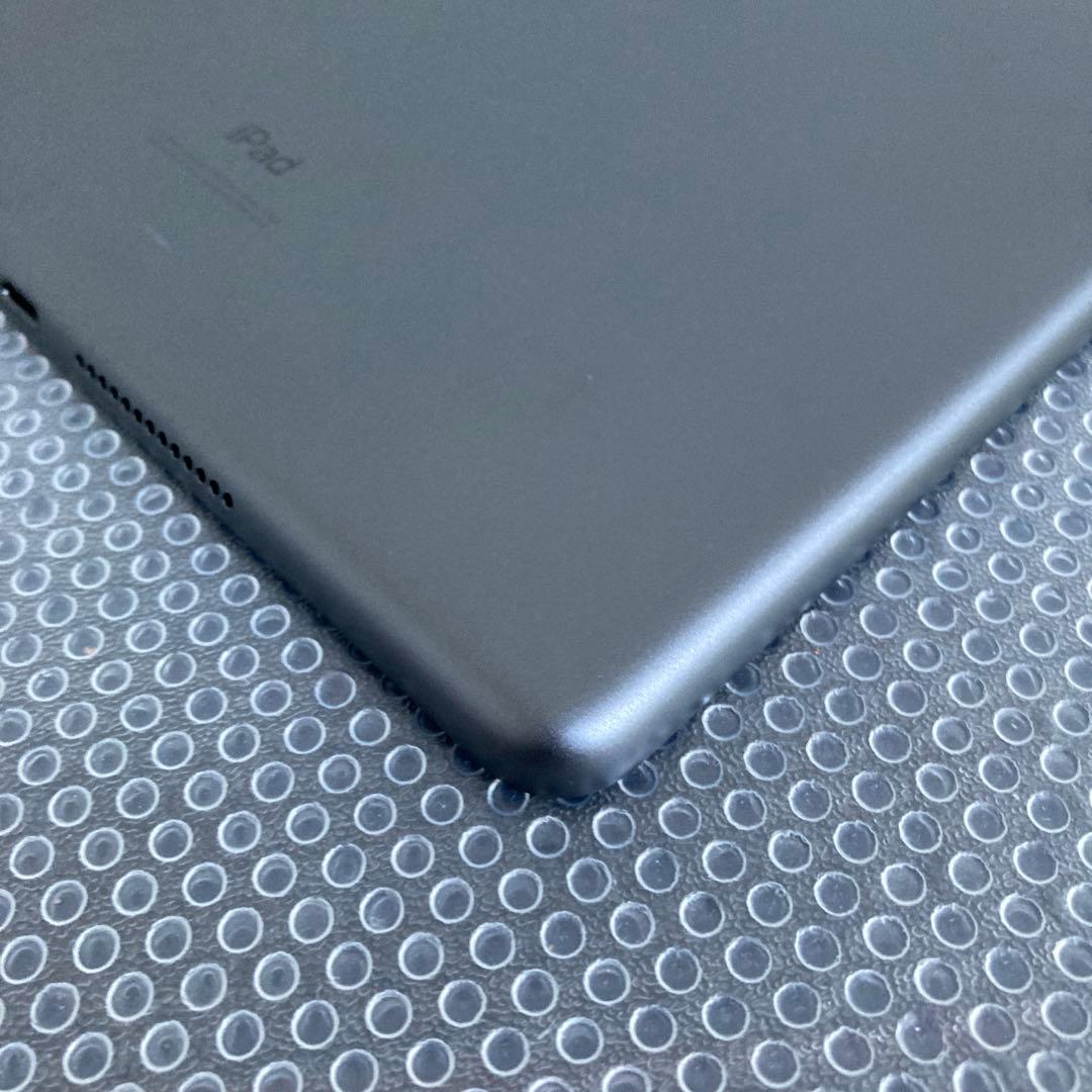 3787 電池最良好☆外観比較的美品☆iPad8第8世代32GB SIMフリー☆