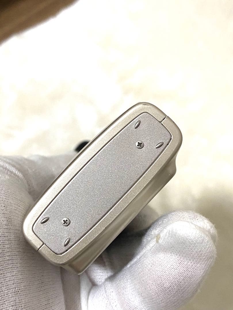 若い世代に再加熱のデジカメ美品早い者勝ち！人気のゴールドCANON IXY700