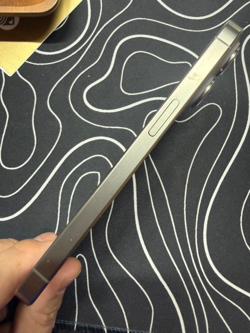 Apple iPhone15Pro 256GB SIMフリーナチュラルチタニウム