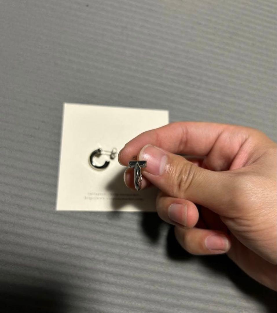ØMI 着用 ピアス T フープピアス