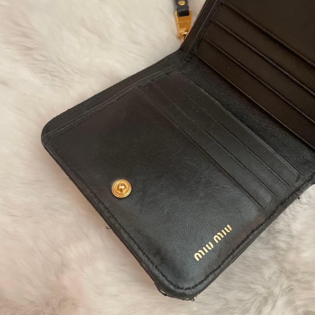 MIU MIU ミュウミュウ　二つ折財布　ブラック　NERO