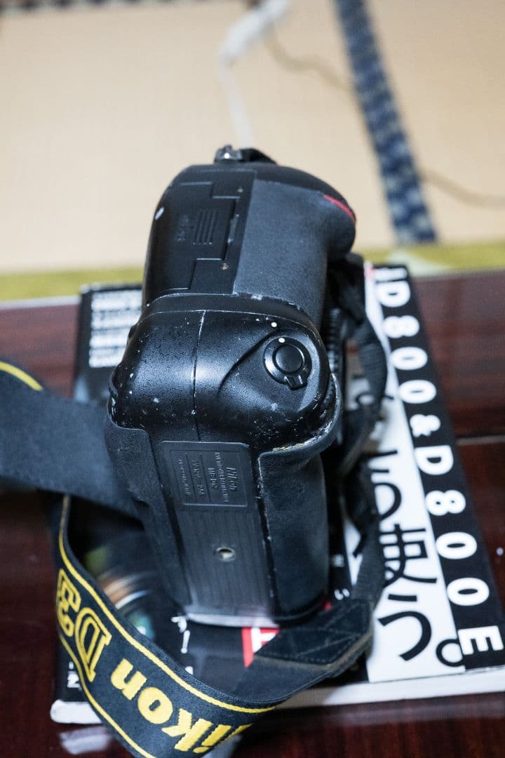 D800バッテリーグリップ付きシャッター回数11万回程CFカード16GB×2