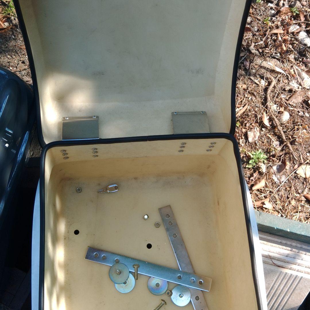 jms リアケース 鍵付き　カブ　バイク