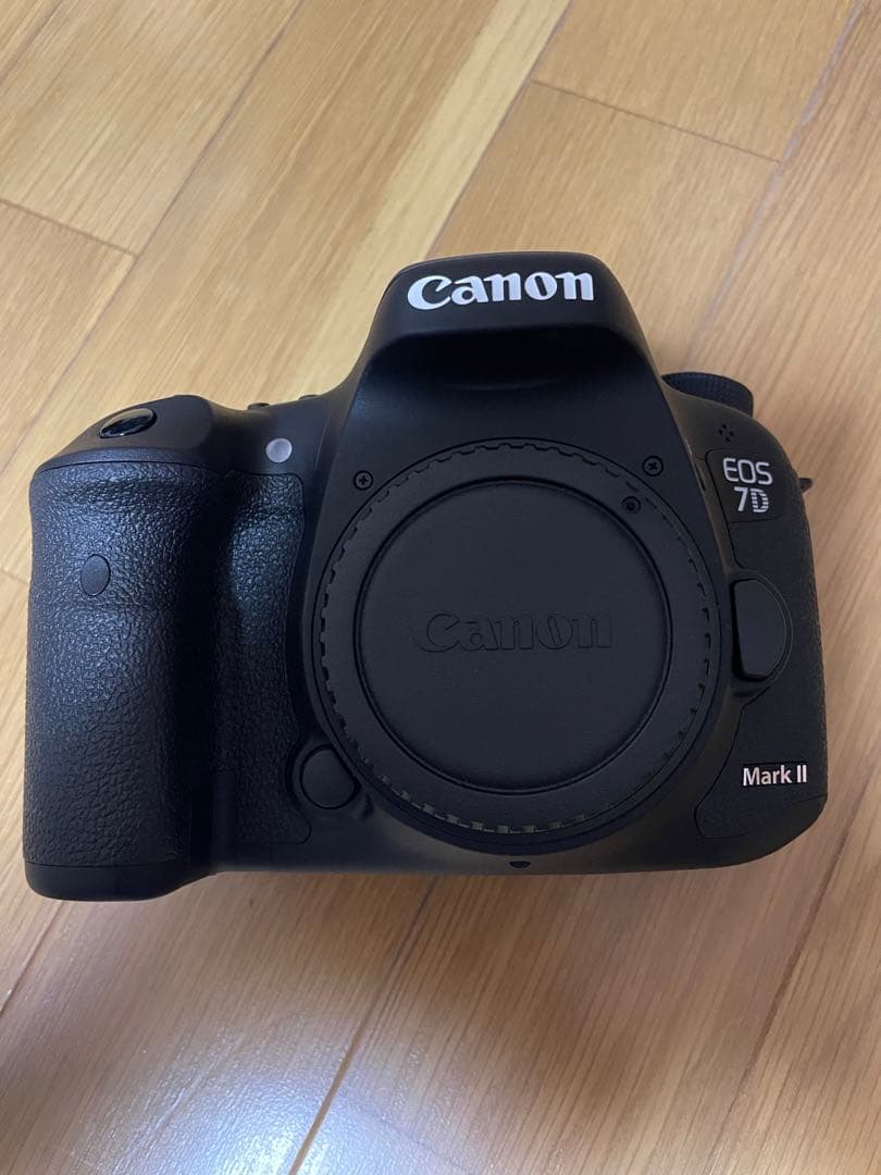 ①Canon EOS 7D Mark II（レンズ付属なし）オプション多数