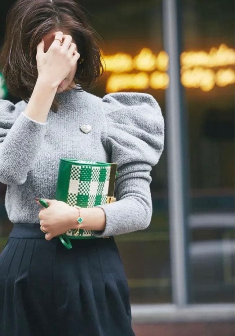 【美品】完売品✨️セブンテン ブークレ パワー ショルダー ニット パフスリーブ