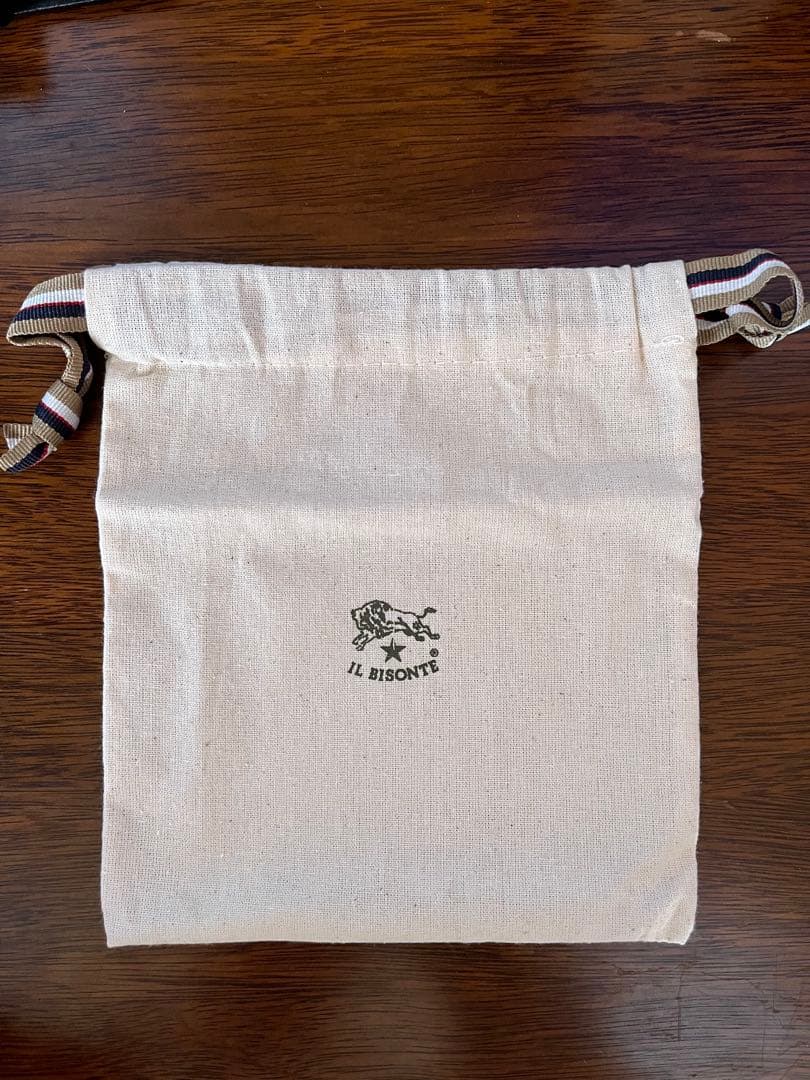 美品［IL BISONTE］二つ折りマネークリップ／ケース付き/黒