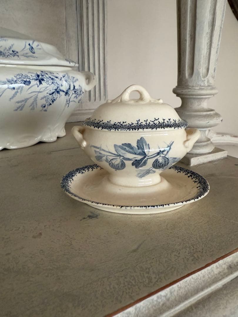 フランスアンティークエミールブルジョワベリー柄の小さなムタディエマスタード入れ