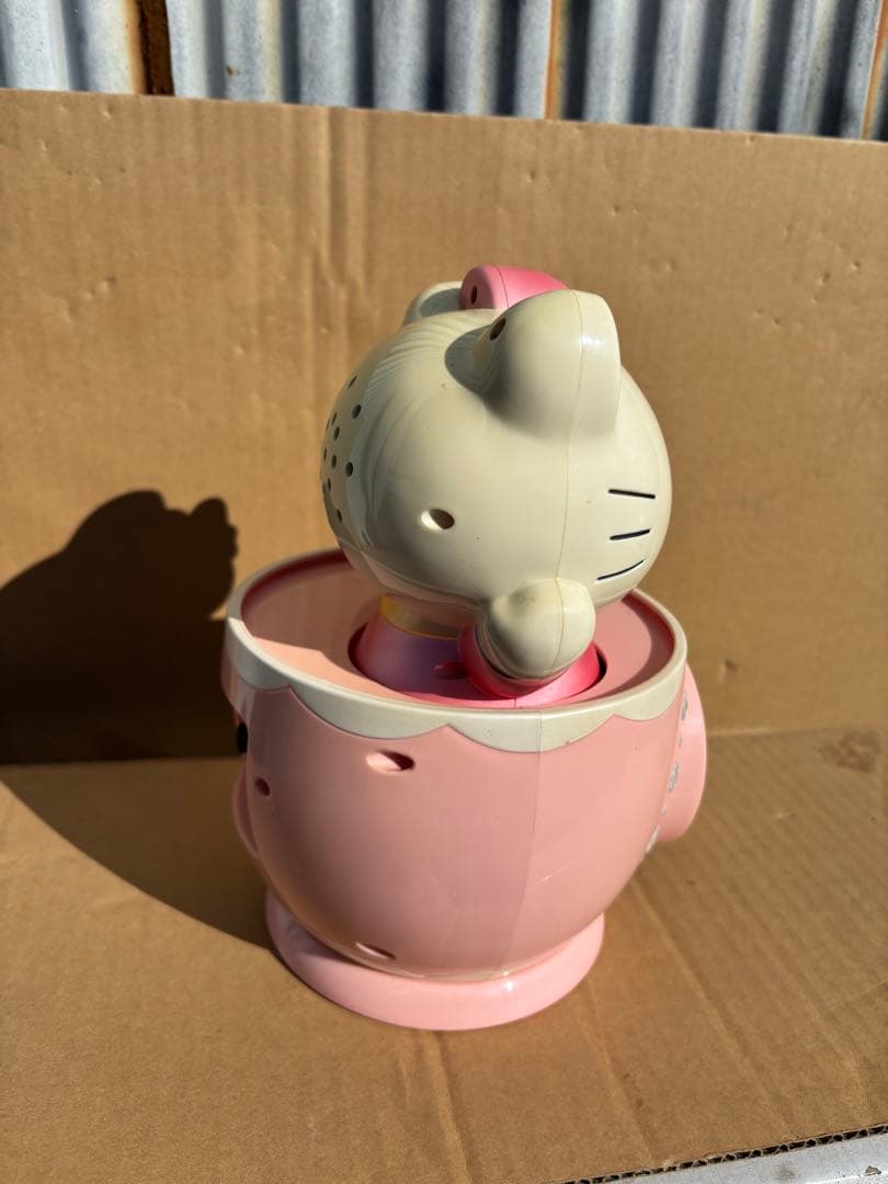 可愛いハローキティのティーカップ型目覚まし時計　ピンク作動品　きれい