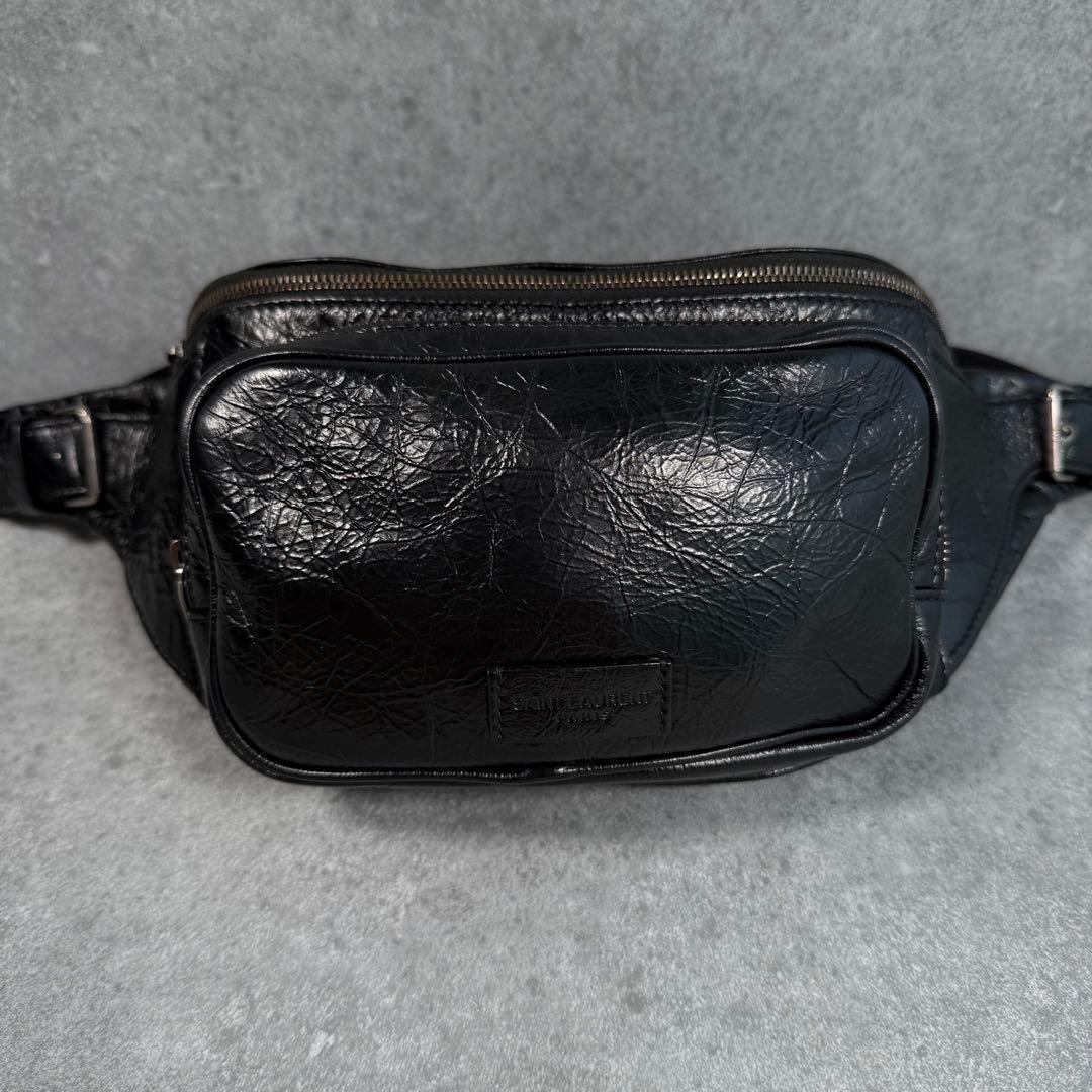 美品 サンローラン ロゴ エンボス レザー メンズ ウエスト ボディバッグ 黒