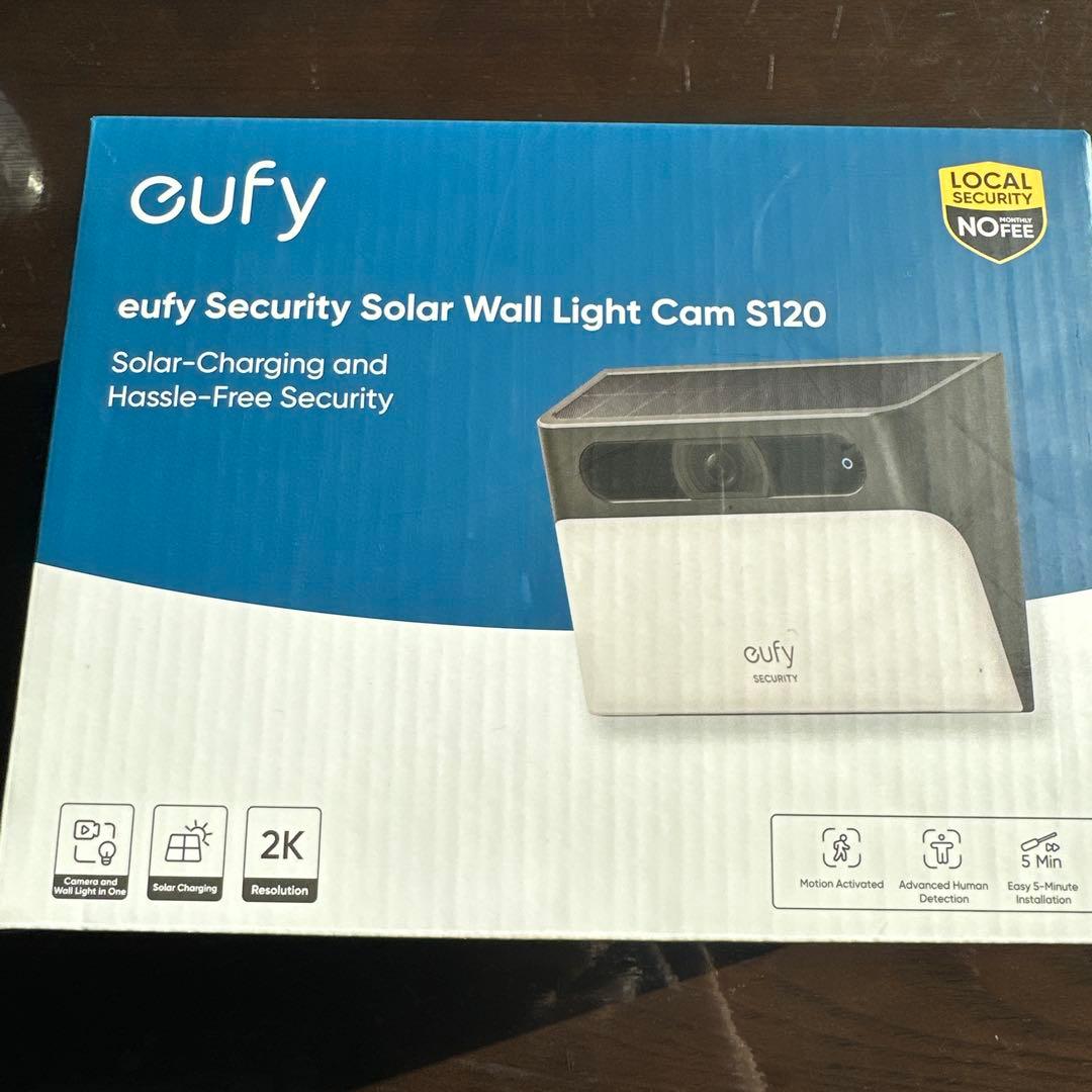防犯カメラeufy Security Solar Wall Light Cam
