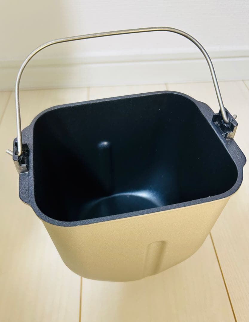 【美品】 ホームベーカリー　Panasonic SD-MT4 2022年製