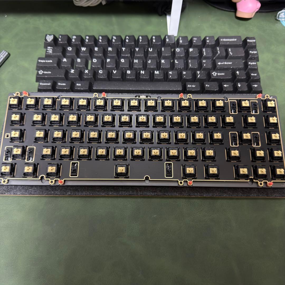 KBDfans PAVLOV 65% メカニカルキーボード　【本体のみ】