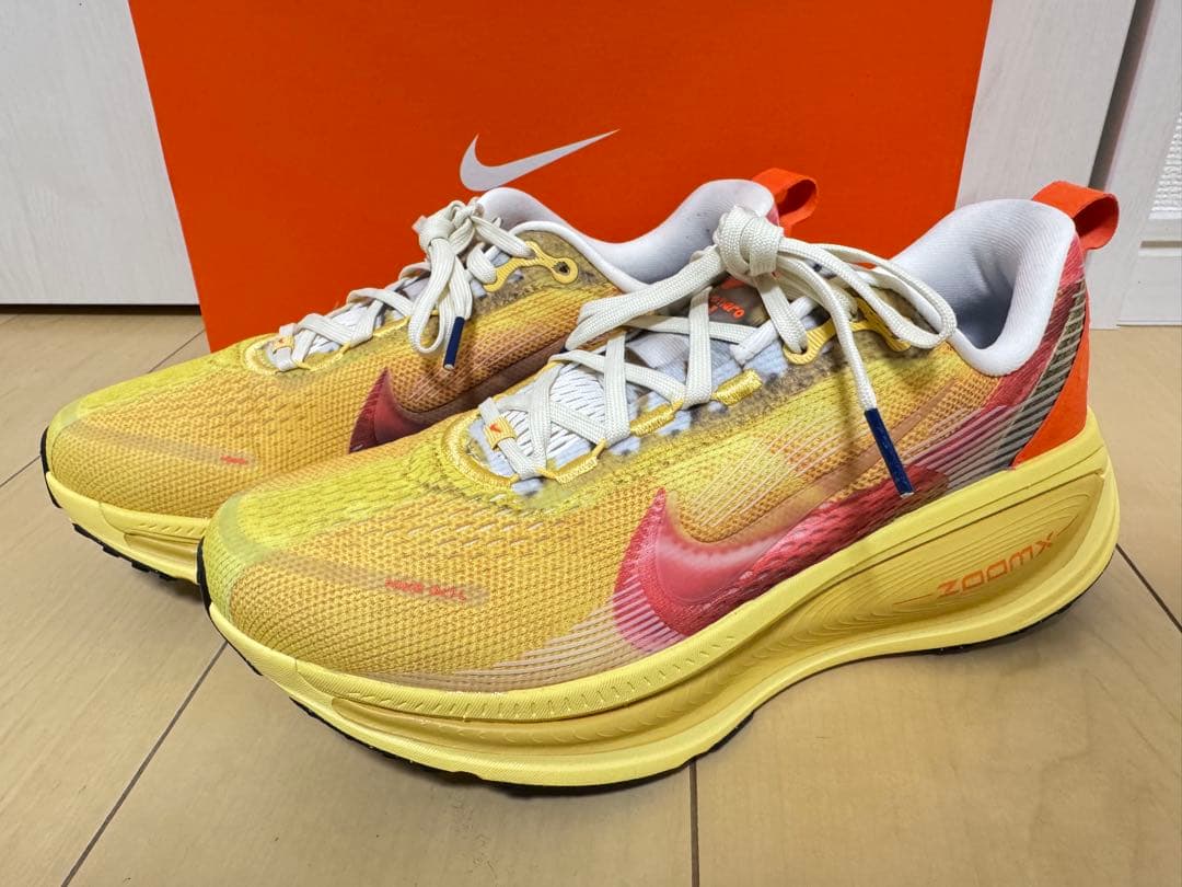 ナイキ　ボメロ18 26.0センチ