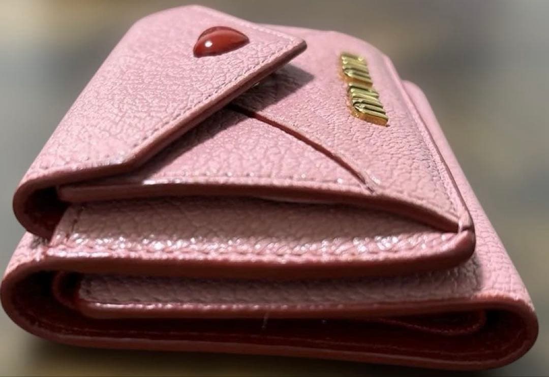 【美品】miu miu マドラス ラブレター ピンク 三つ折り財布 コンパクト