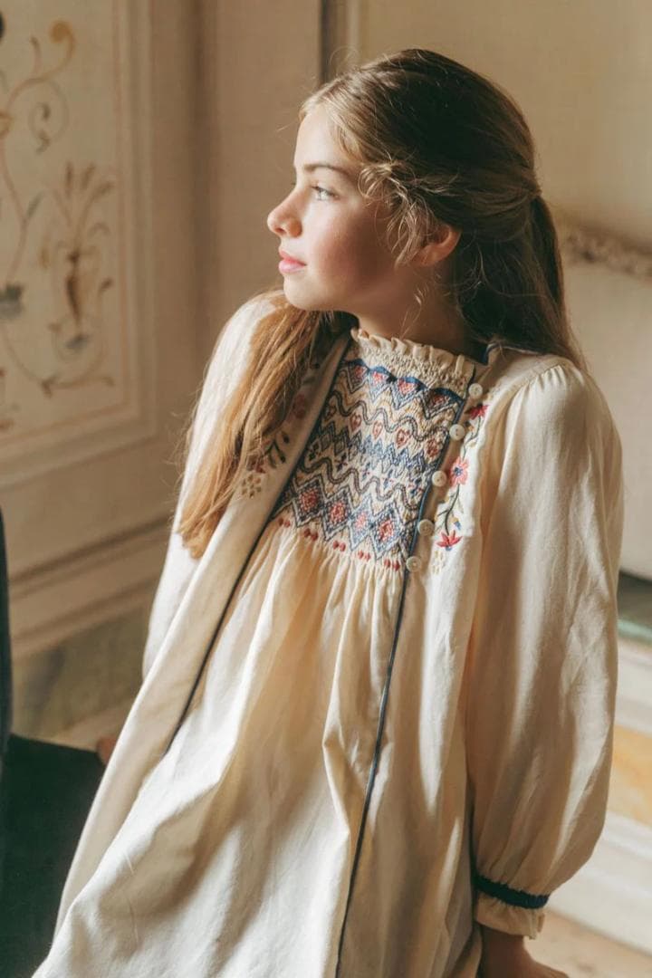 25AW新作未使用タグ付き★ Lali Kids エンブロイダリーワンピ 8Y