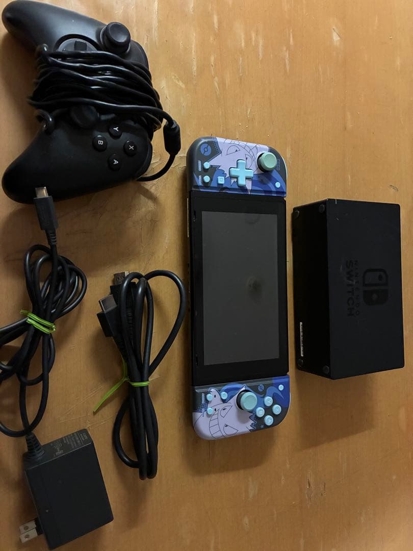 Nintendo Switch 本体 + ソフト4本とおまけ