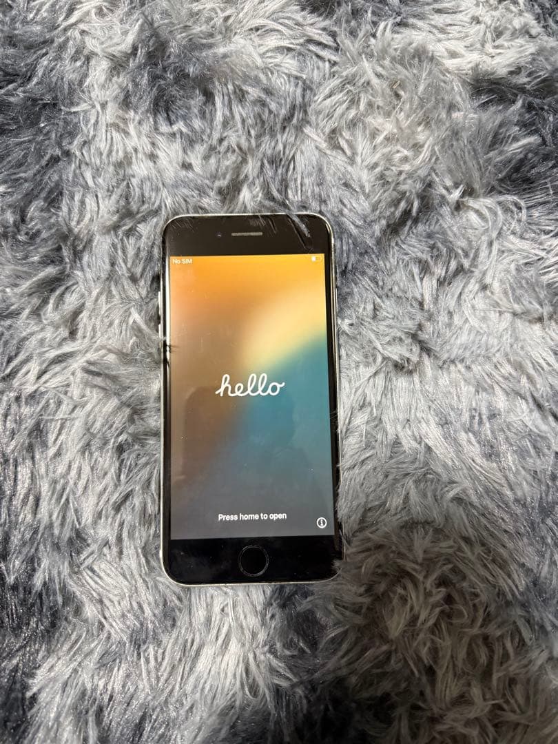 iPhone シルバー コンパクト 本体