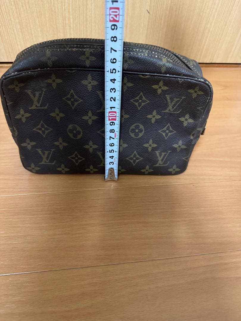 LOUIS VUITTON ヴィトン　ポーチ　トゥルーストワレット23