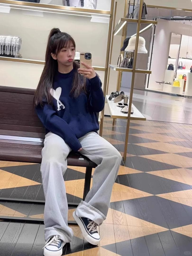 AMI PARIS ハート刺繍 クルーネックニットセーター 秋冬 ユニセックス