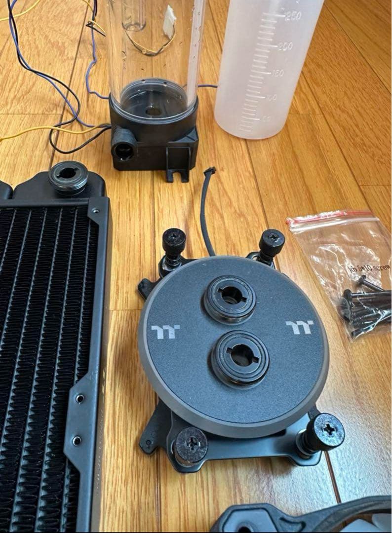 Thermaltake 240mm CPU本格水冷クーラー