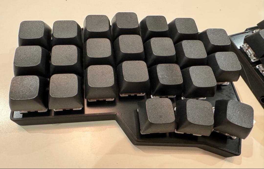 【新品】 corne v4 cherry 完成品keychron静音、ケーブル付