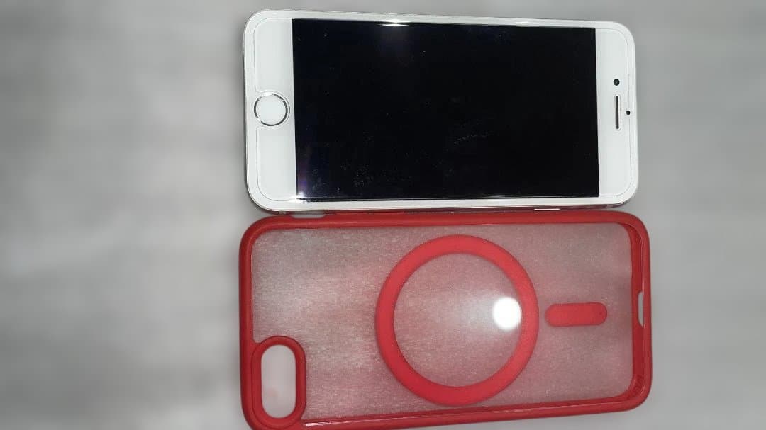 S*）様 超美品　Apple iPhone8 64GB SIMフリー（本体）