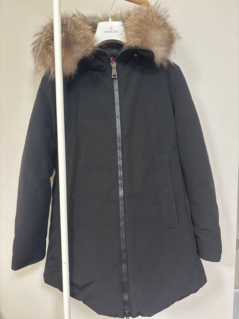 Moncler レディース　ダウン