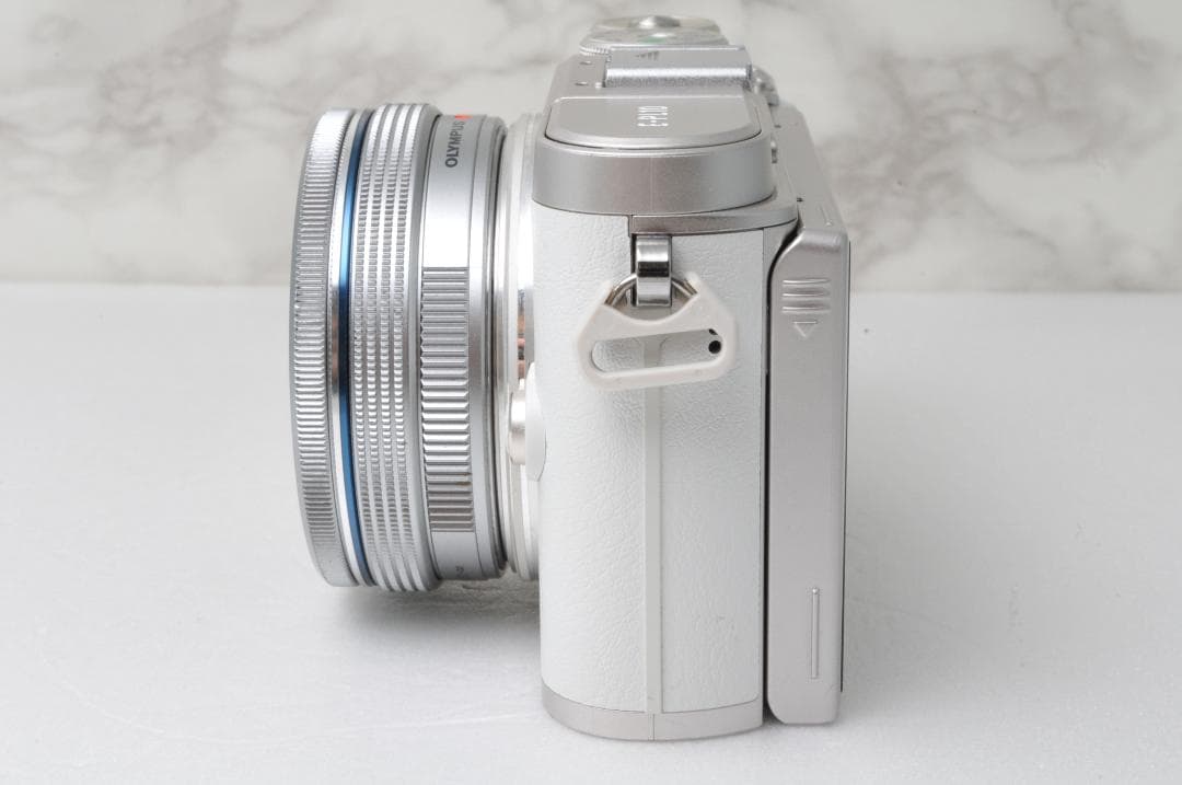 ショット数新品級 OLYMPUS PEN E-PL10⭐️Wi-Fi ホワイト