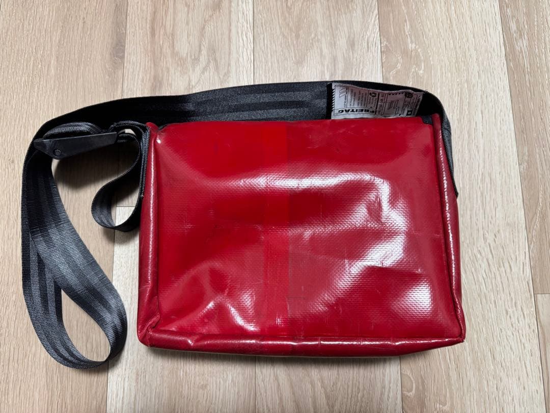FREITAG ラッシー　メッセンジャーバッグ レッド/ブラック