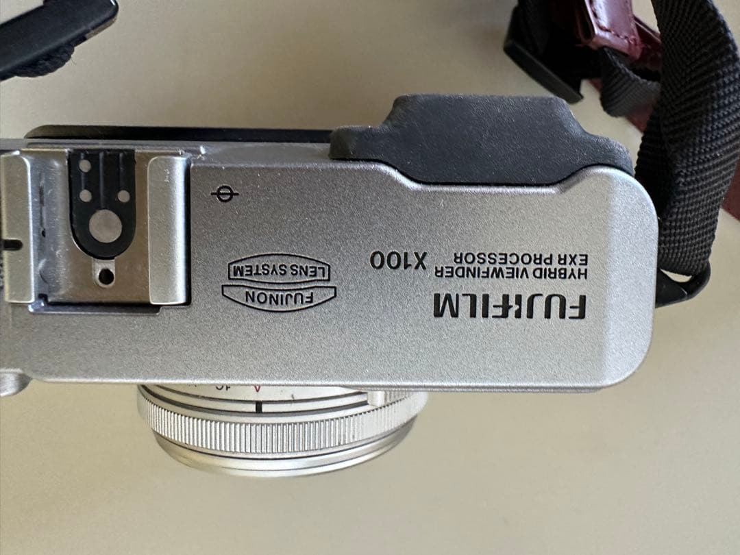 Fujifilm FinePix X100 デジタルカメラ 本体