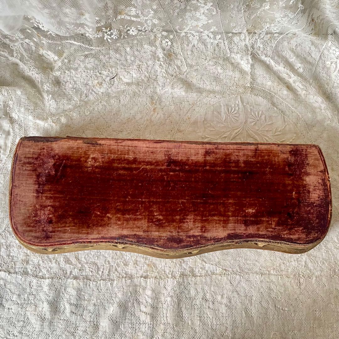 ディスプレイ台座　ポワドレ　フランスアンティーク　店舗什器　ゴールド　ベロア張り