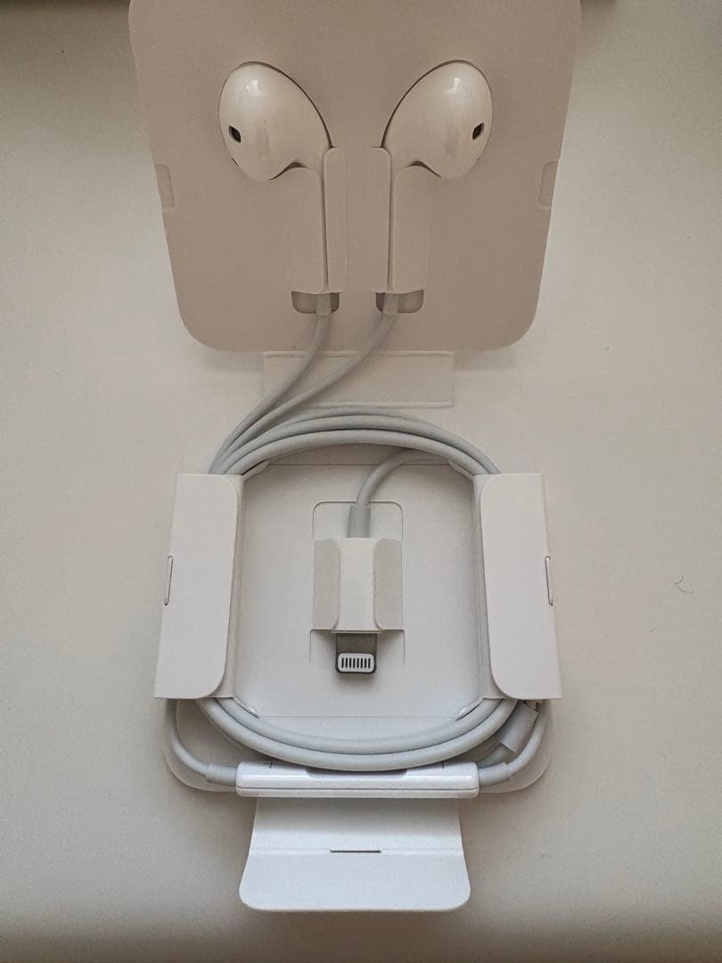 Apple iPhone XR ブラック 本体　箱、イヤホン付き