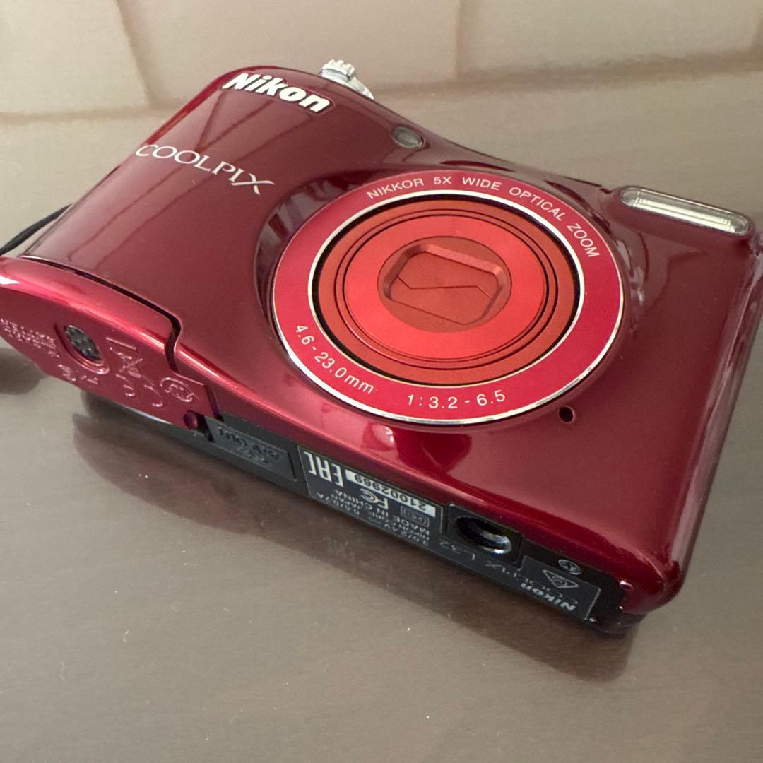 ハナ　Nikon COOLPIX L32 デジカメ