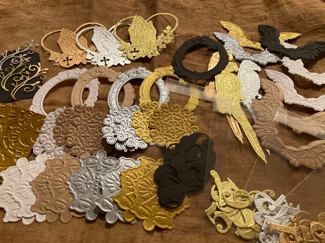 クリスマス　スペシャルBOX ジャンクジャーナル　エンボスペーパー　インド刺繍